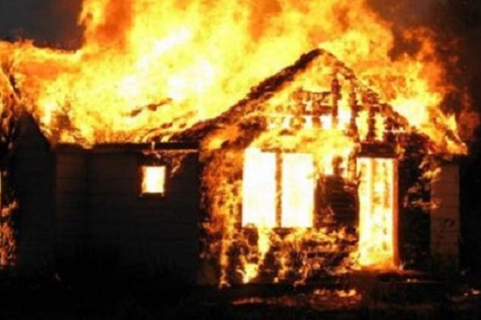 Epreuve du feu : maison parpaing, métal, PVC contre maison bois
