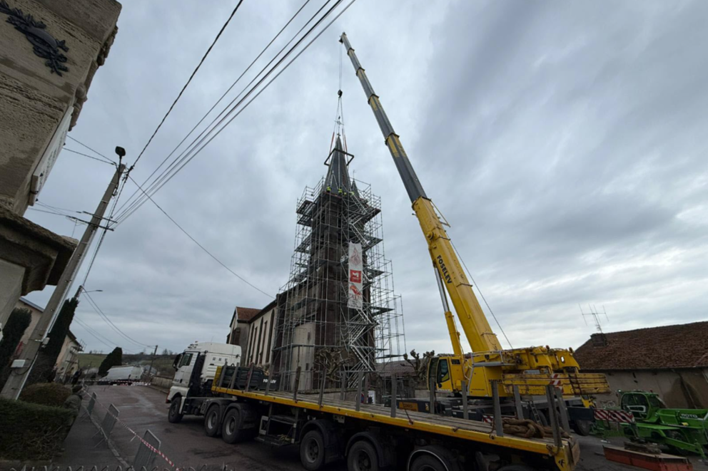 Charpente traditionnelle, CLOCHER DE L'ÉGLISE DE PROVENCHÈRES LES DARNEY : UNE RÉNOVATION IMPRESSIONNANTE, Vosges, Provenchères-Les-Darney, darney 2-1 - Martin Charpentes
