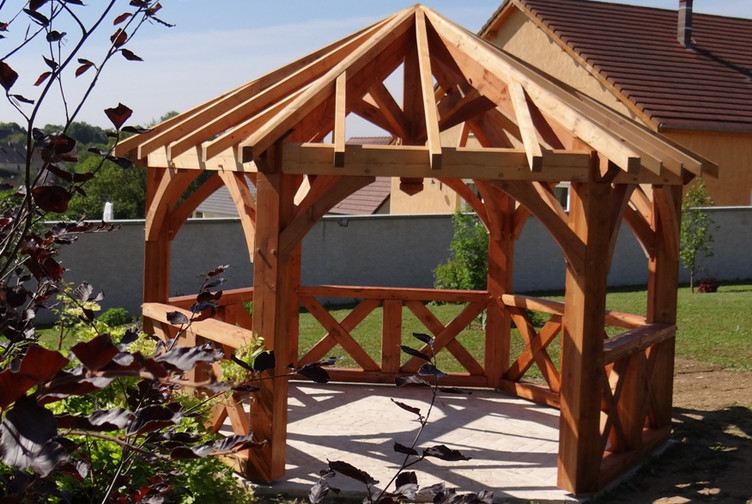 Kiosque jardin en charpente bois - Nantilly - Martin charpentes